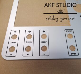 panel-maszynowy-opisy-grawerowane-mechanicznie-zapelnione-farba-akf-2