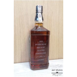 grawer laserem na butelce na urodziny