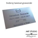 grawerowana tablica srebrna nagrobkowa