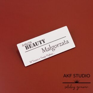 identyfikator imienny plastikowy grawerowany z nazwiskiem