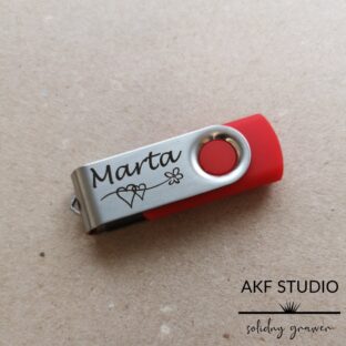 metalowy pendrive z grawerem imienia
