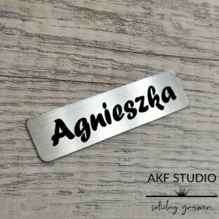 nierdzewna plakietka z imieniem