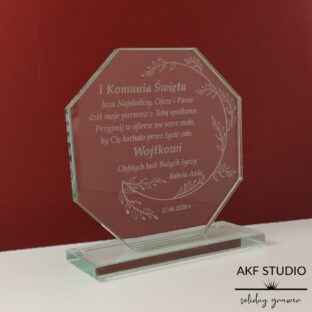 statuetka szklana grawerowana na komunię