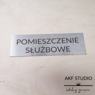 tabliczka stalowa pomieszczenie sluzbowe grawerowana