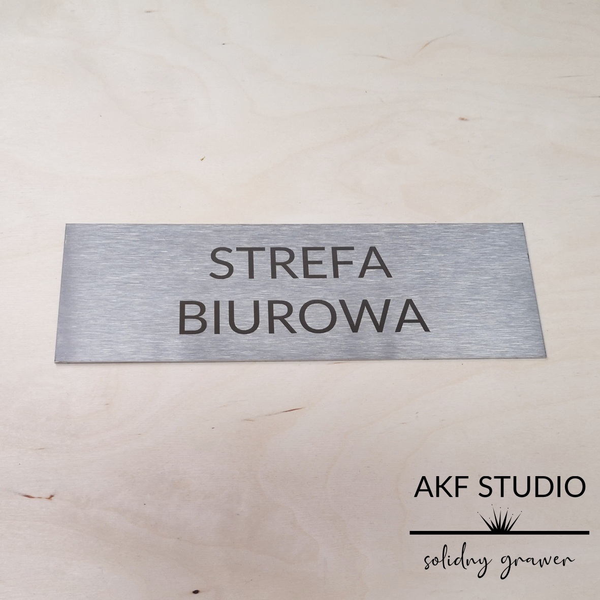 tabliczka stalowa strefa biurowa grawerowana