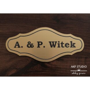 tabliczka z nazwiskiem grawerowana zlota