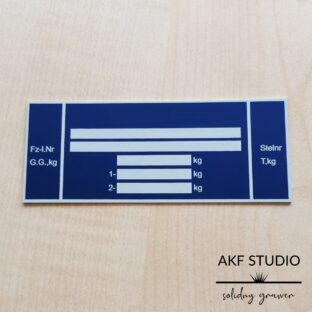 tabliczka znamionowa uniwersalna przyczepki niebieskie aluminium grawerowana