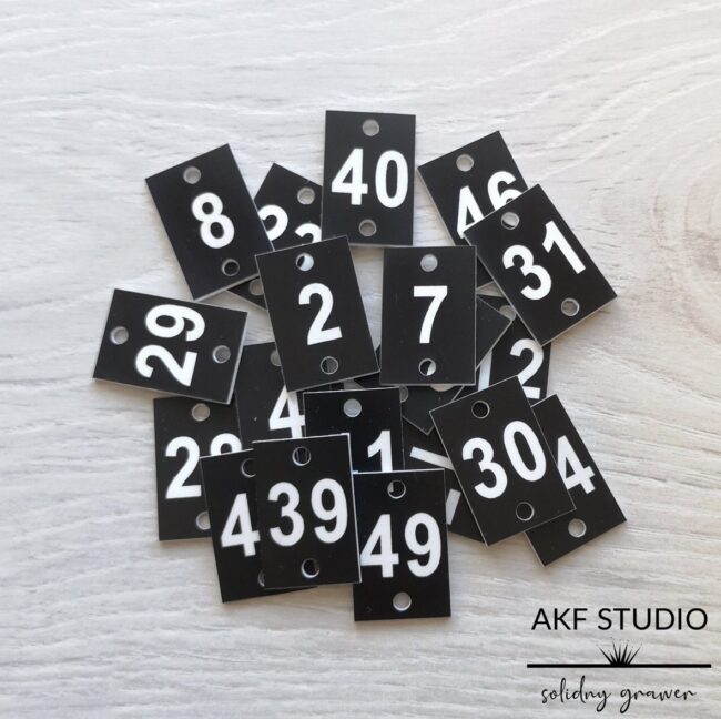 tabliczki z numerami do szatni z laminatu grawerowane tabliczki z numerami do szatni z laminatu grawerowane