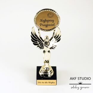 złota statuetka